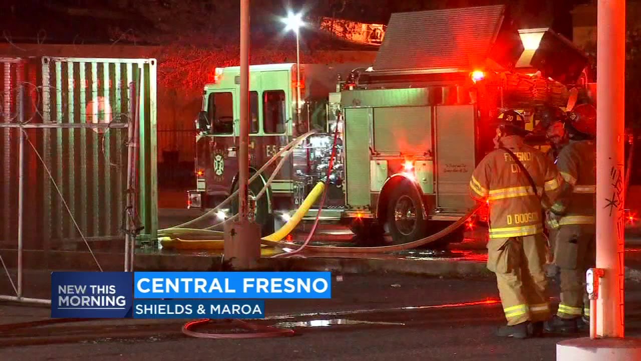 Firefighters save Central Fresno business after fire breaks out - YouTube
