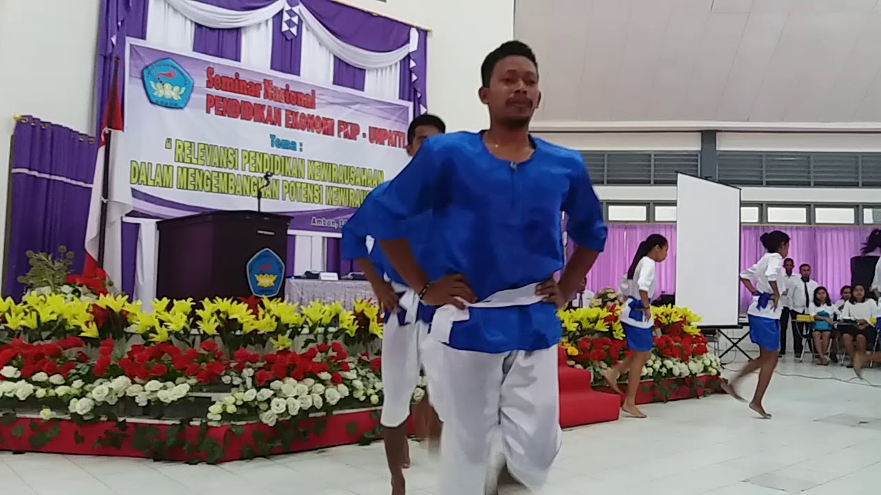 Tarian Pawela Fkip Ekonomi Unpatti Ambon