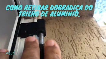 Como tirar o pino da dobradiça de uma porta de alumínio?