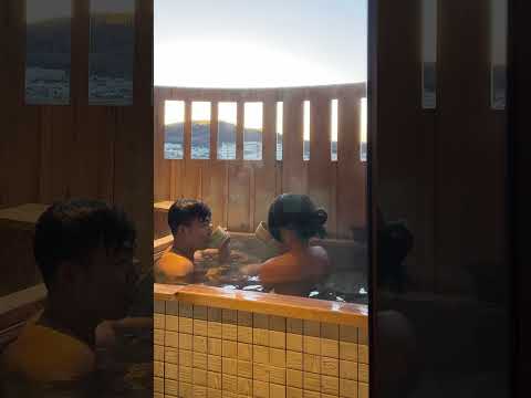 japan travel vlog: staying at a onsen ryokan at mount fuji 🇯🇵❄️🫶🏼