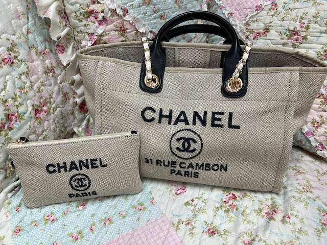 Hello friends! 👋 I share an update on my Chanel Deauville tote