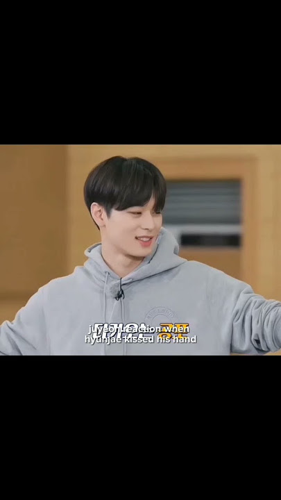 Juyeon reaction when other members kissed his hand vs Hyunjae #kpop #theboyz