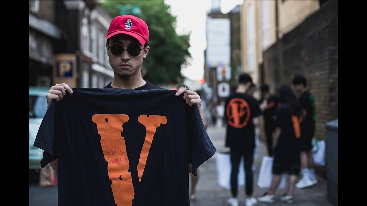 Streetsnaps: Virgil Abloh in Seoul