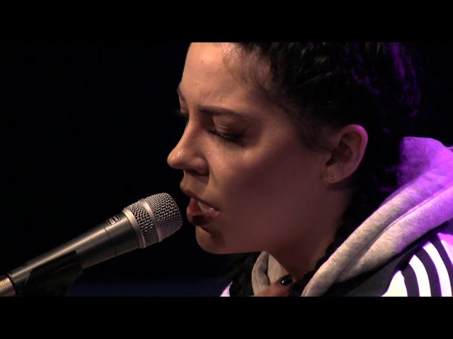 Bishop Briggs - Dream [Live In The Lounge] class=