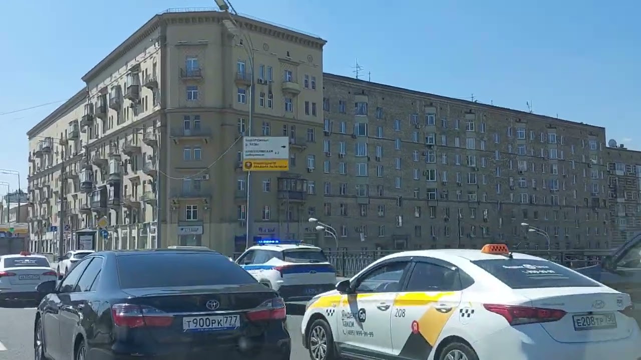 Roads and Pedestrians in the Capital City