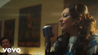 Смотреть клип Angel Olsen - Big Time