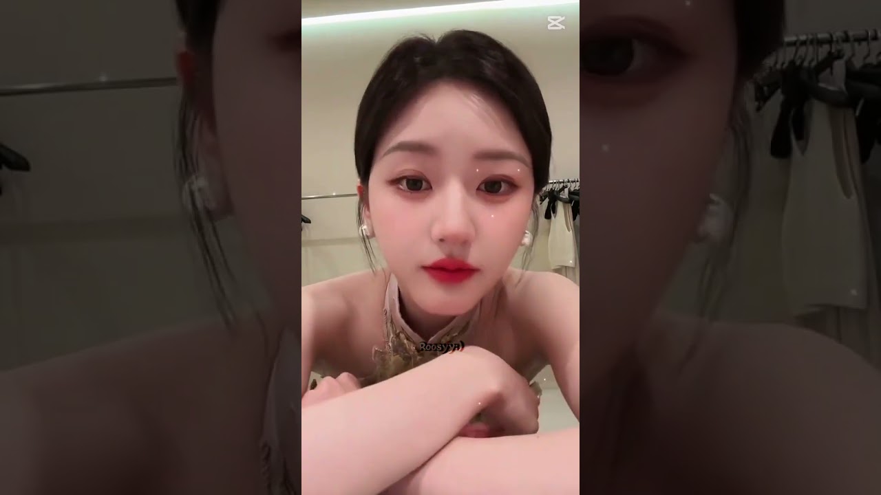 so cute Shen yue and Zhao Lucy 😆😆😆😆😆❤️💓💓