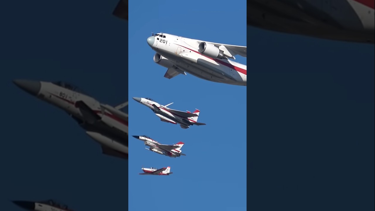 日本の自衛隊機、実にめでたい紅白編隊！操縦技術も凄い！ XC-2、F-15、XF-2、T-7 すべて紅白で揃えた岐阜基地航空祭2024、しかも大型輸送機にジェット戦闘機、プロペラ練習機が編隊を組む！