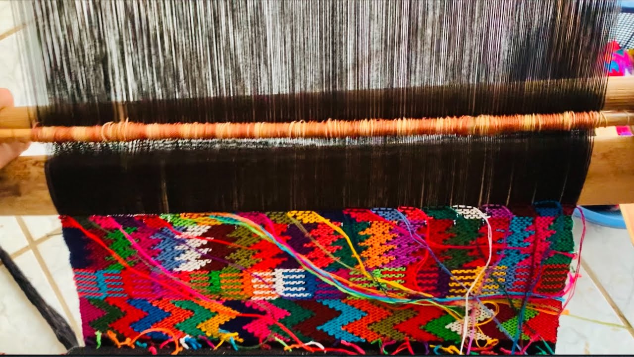 Guipil de San Pedro Sacatepequez Manera Correcta de Terminar el Tejido a Cintura