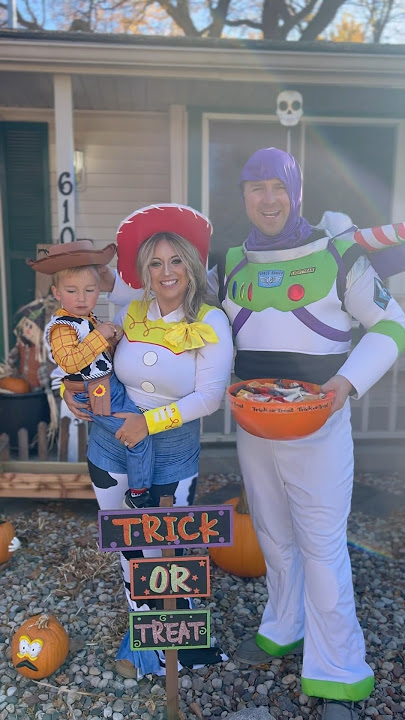 Happy Halloween 2024‼️🚀🎃 #toystory #buzzlightyear #jessie #woody #wisconsin #trickortreat