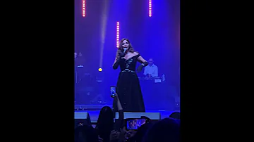 اليسا تغني كرهني وتمشي حافيه و تمسح دموعها مسرح الاولمبياد بباريس Elissa Paris Nov 2022 L Olympia 