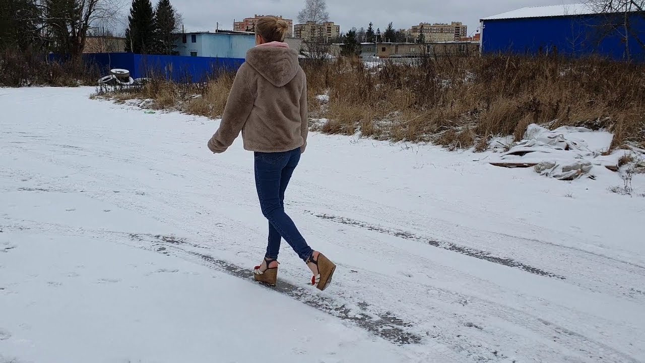 wedges sandals walking on the snow, high heels snow walk, wedges on ice (scene 353)