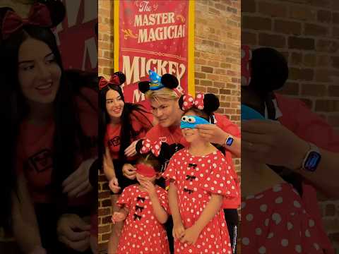 Mis hijas CONOCIERON a MICKEY MOUSE en DISNEY WORLD😱