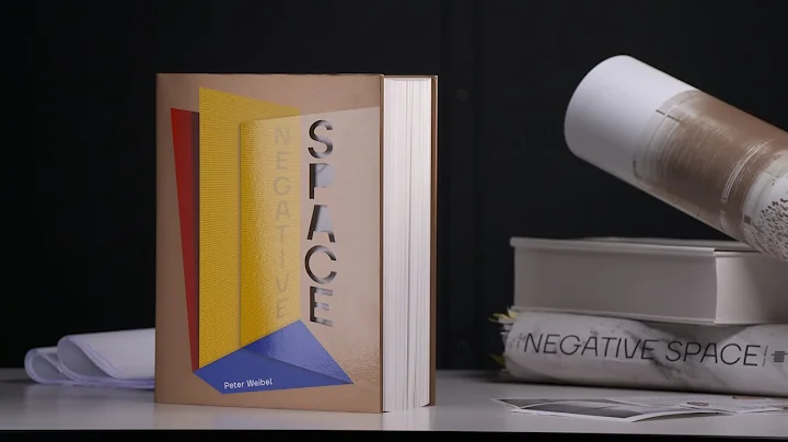 Blind Date with a Book #9: Negative Space (EN)