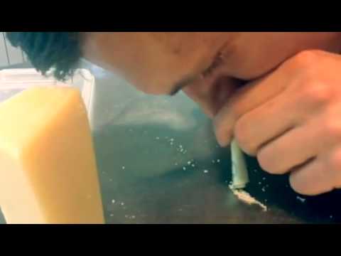 Видео: Пармезан ба розмаринтай махан тугал