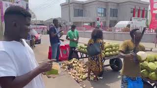 The Most skillful Coconut Seller In Ghana 🇬🇭
