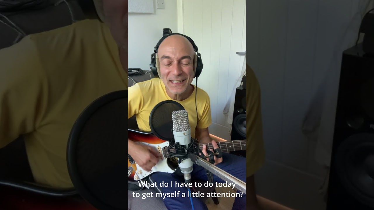 Guarda SWIPE — Don’t let the title be a hint... 🎸 | George P su YouTube Guarda SWIPE — Don’t let the title be a hint... 🎸 | George P su YouTube
