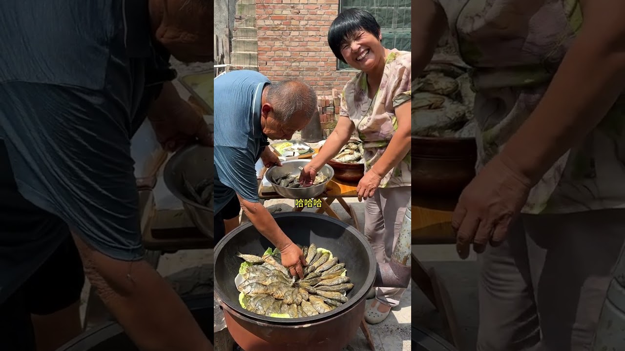 老爸做的糟鱼每次都不够卖，全是街坊邻居提前打招呼预定的，这次又专门做了五十斤新鲜鲫鱼，老爸做糟鱼的手艺真是一绝#记录真实生活 #农村特色美食 #乡村生活 #抖音商城