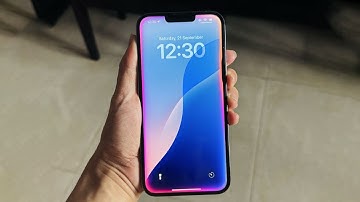 Apple Intelligence (New Siri UI) on iPhone 13 Pro Max