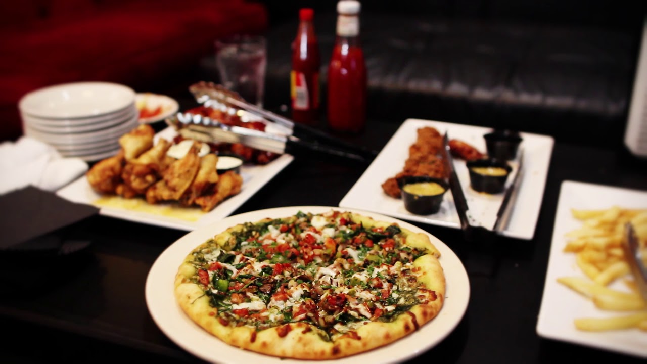 Phil & Derek's Lunch Buffet | Weekday Lunch Buffet & Entertainment