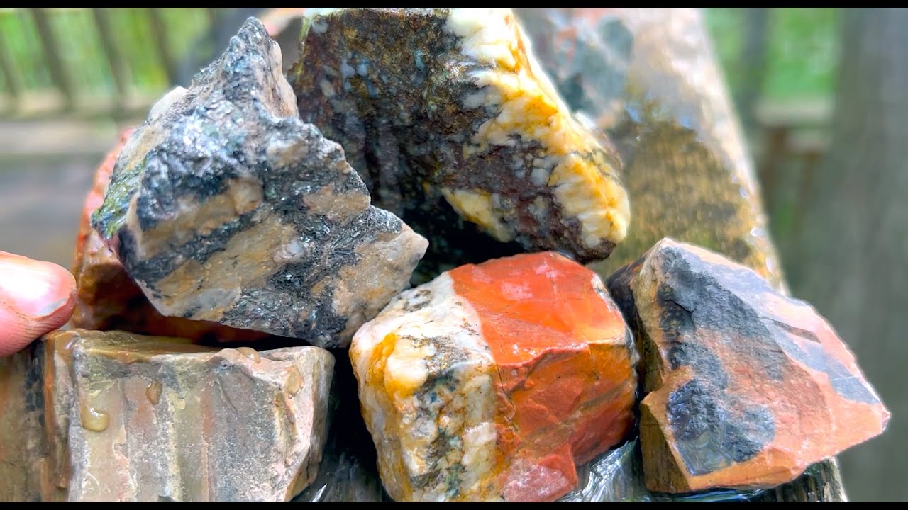 Collecting Beach Rocks for Polishing - YouTube