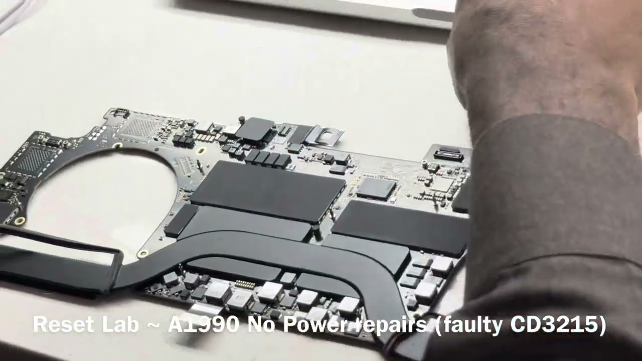 Ремонт MacBook Pro A1990: нет питания (5 В на PPDCIN)
