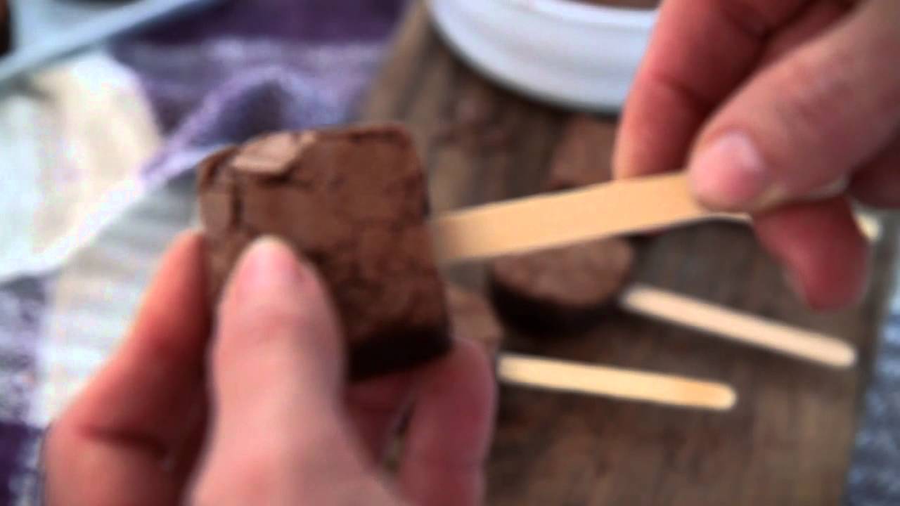 SABORES DA SEMANA: PIQUENIQUE: PIRULITO DE BROWNIE