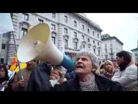 Diritto alla Casa manifestazione Milano 23 11 2013   corteo e interviste   CLANDESTINO 2013