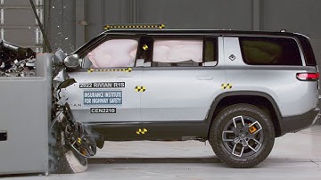 2022 Rivian R1S driver-side small overlap crash test (extended footage)