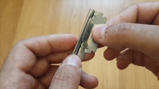 Cómo Cambiar la Cuchilla a una Navaja de Afeitar. How to put a blade into a Shavette Load Blade