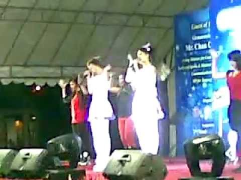 BY2 LIVE at Tiong Bahru Park 260512 10:10pm