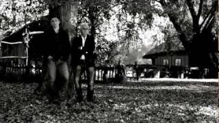 Video thumbnail of "PETAR & OLIVER DRAGOJEVIĆ - ISTOG SMO RODA"