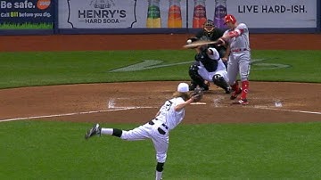 CIN@MIL: Hader whiffs the side in the 6th inning