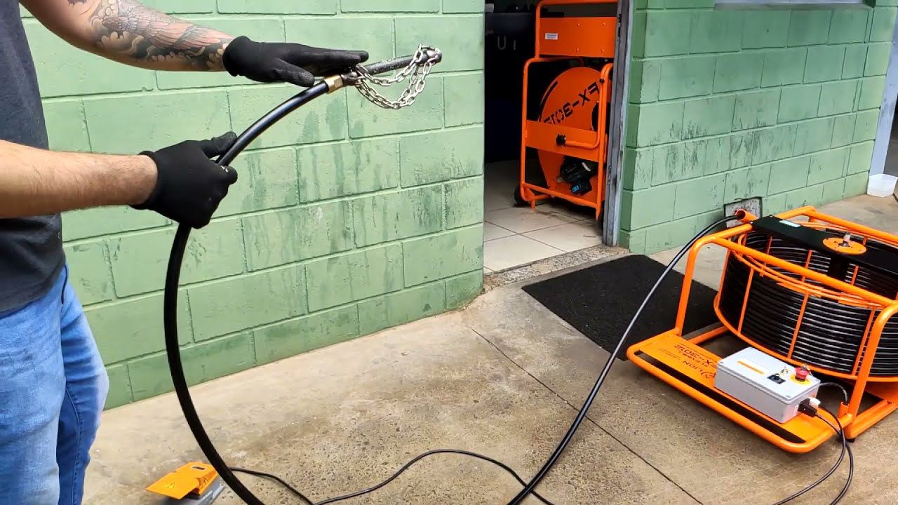 Demonstração de força da desentupidora FX-3012 FLEXIMILL®