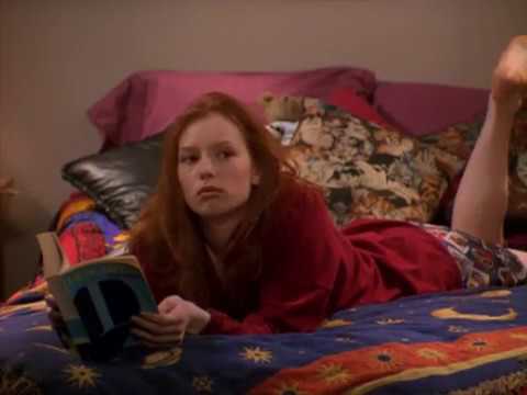 Alicia Witt show her Feet in the Pose in an episode of Cybill. 