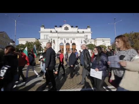 Болгария: массовые манифестации против санпропусков