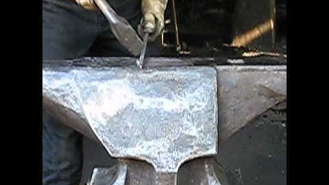 Freehand forging a small C scroll.avi