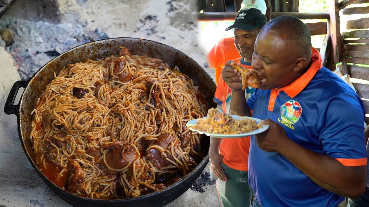 Unos ricos espaguetis con gallina y moro de guandules, El Rey Del Salciao