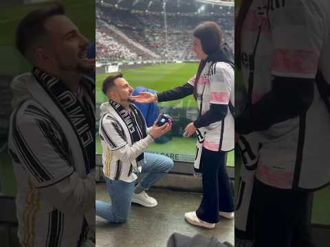 La proposta di matrimonio piu bella che ci sia è allo Juventus Stadium..Auguri Giuseppe e Pia 