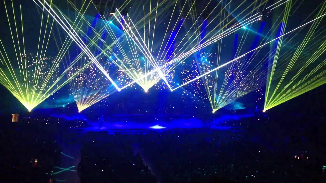 Crazy light show at concert YouTube