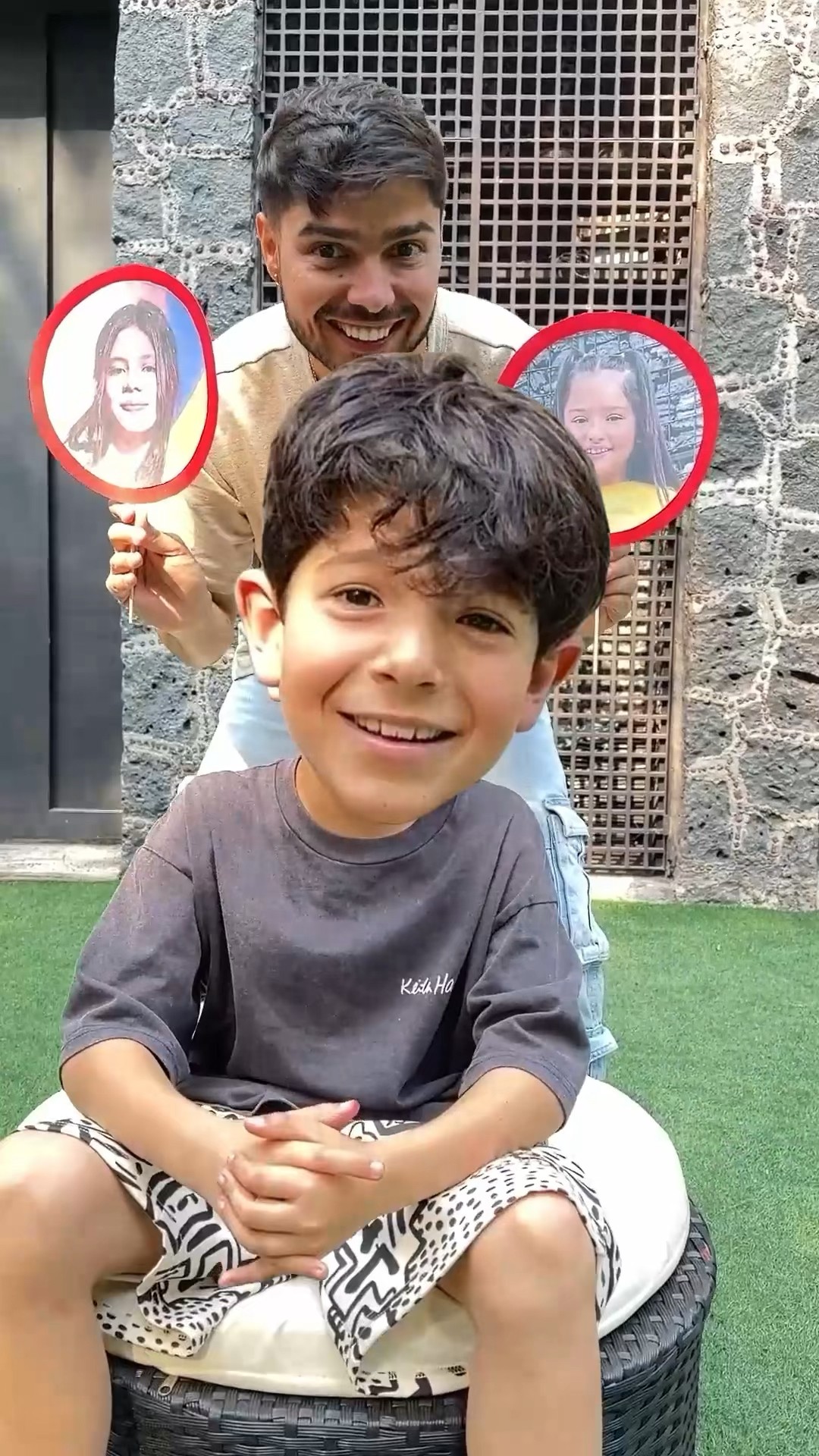 ¡ELIGE ENTRE KARLA BUSTILLOS Y YOLO! ¿Qué Prefieren los Niños? ??