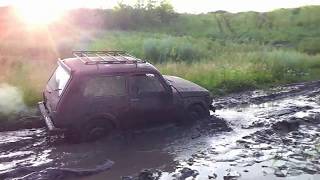 Lada Niva 4x4 stock vs mud and snow