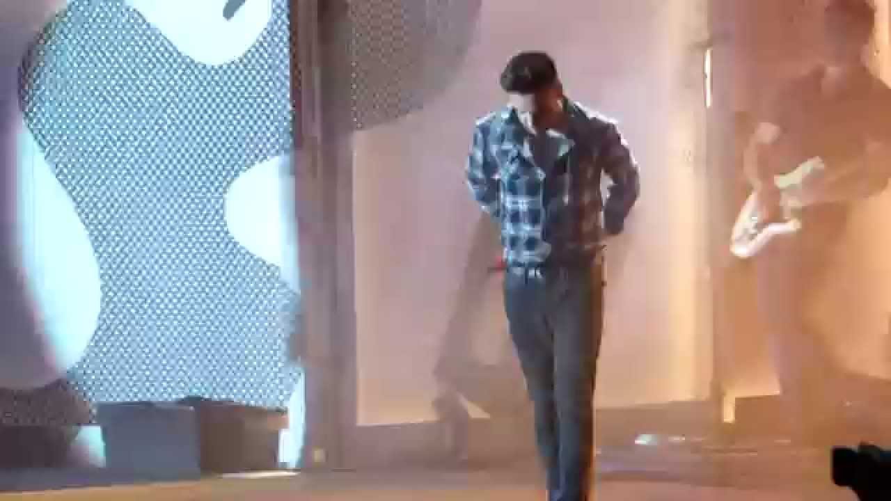 Liam & Louis silly string fight & Best Song Ever - Soldier Field, Chicago 8/23/15