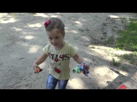 Детская площадка и рыбки головастики - видео для детей и про детей