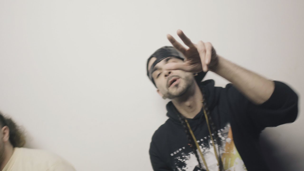 Guarda SouFy - "Soul Alive" ft. Supreme Flows & Demaciiio (White Wall) su YouTube Guarda SouFy - "Soul Alive" ft. Supreme Flows & Demaciiio (White Wall) su YouTube