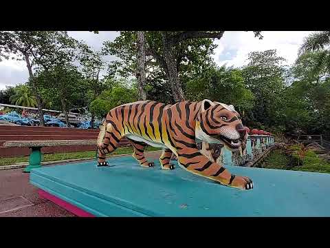 Har Paw Villa in Singapore (Music : 狂人山莊 by Beyond )