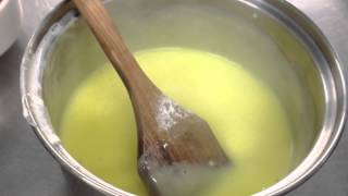 0424 apple crumble W custard sauce 2