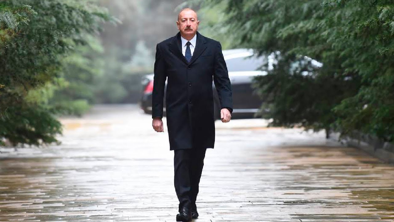 Ильхам Алиев выдвинут кандидатом на пост главы государства на внеочередных выборах