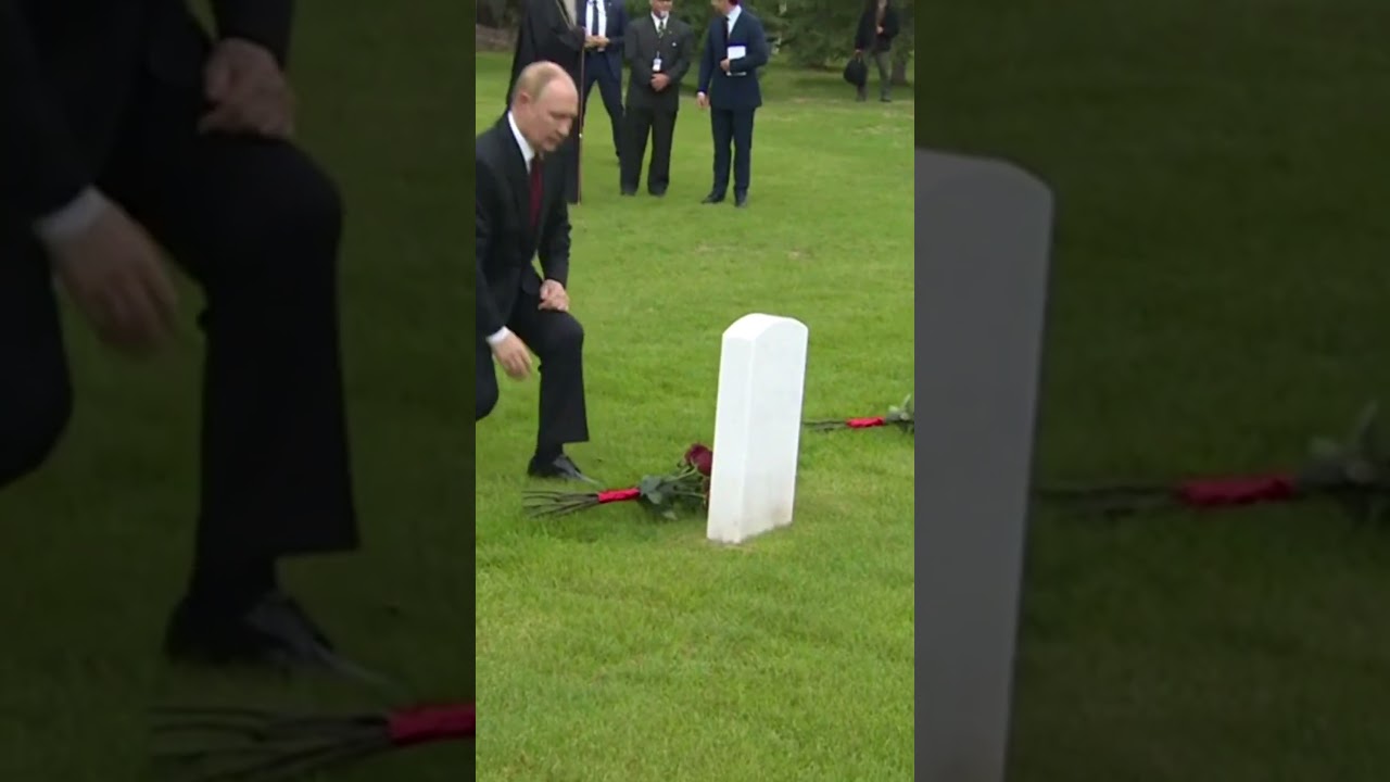 Владимир Путин возложил цветы у могилы советских летчиков на Аляске  