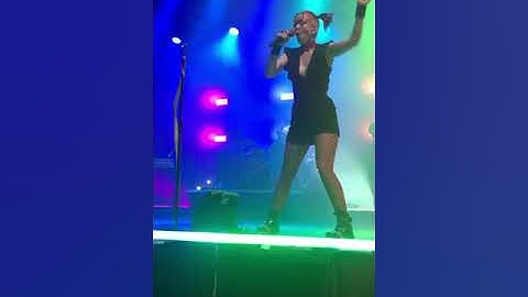 Garbage - When I Grow Up (Berlin, 19.09.18) HD